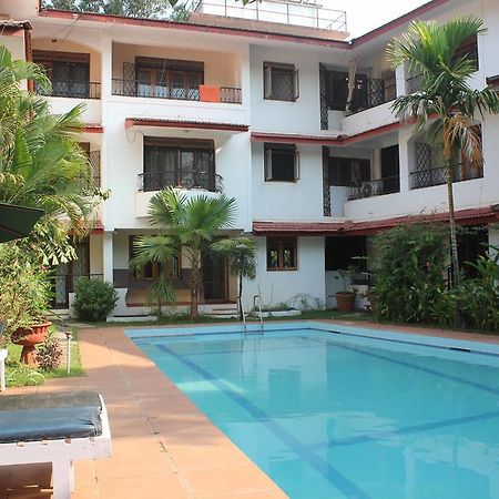 Diana Apartments Candolim Bagian luar foto