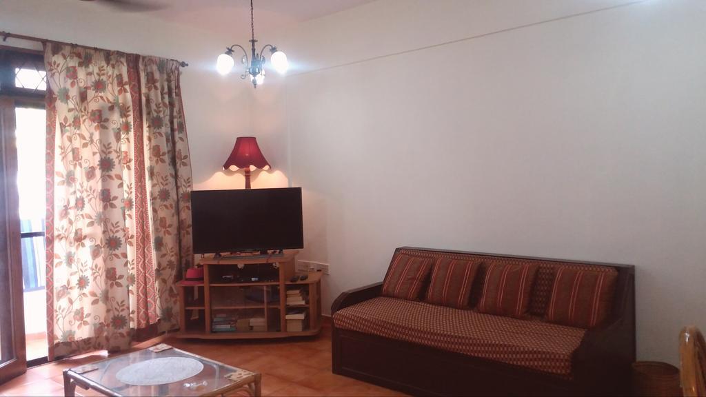 Diana Apartments Candolim Bagian luar foto