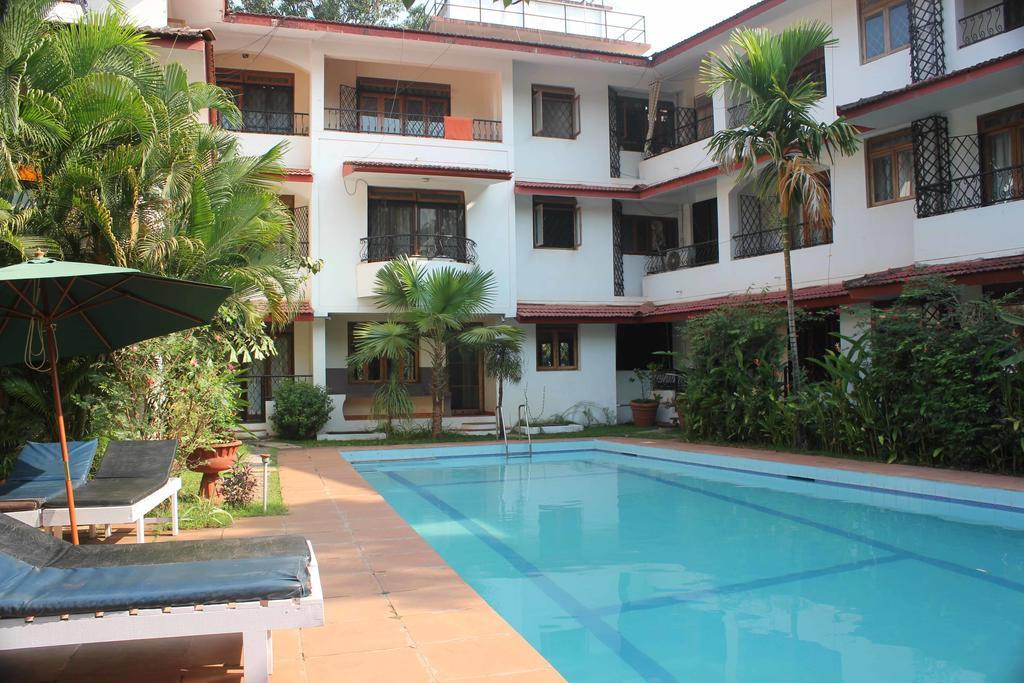 Diana Apartments Candolim Bagian luar foto