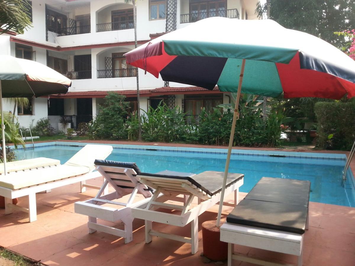Diana Apartments Candolim Bagian luar foto