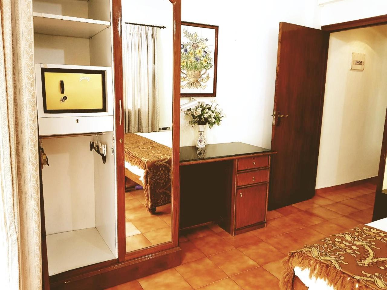 Diana Apartments Candolim Bagian luar foto