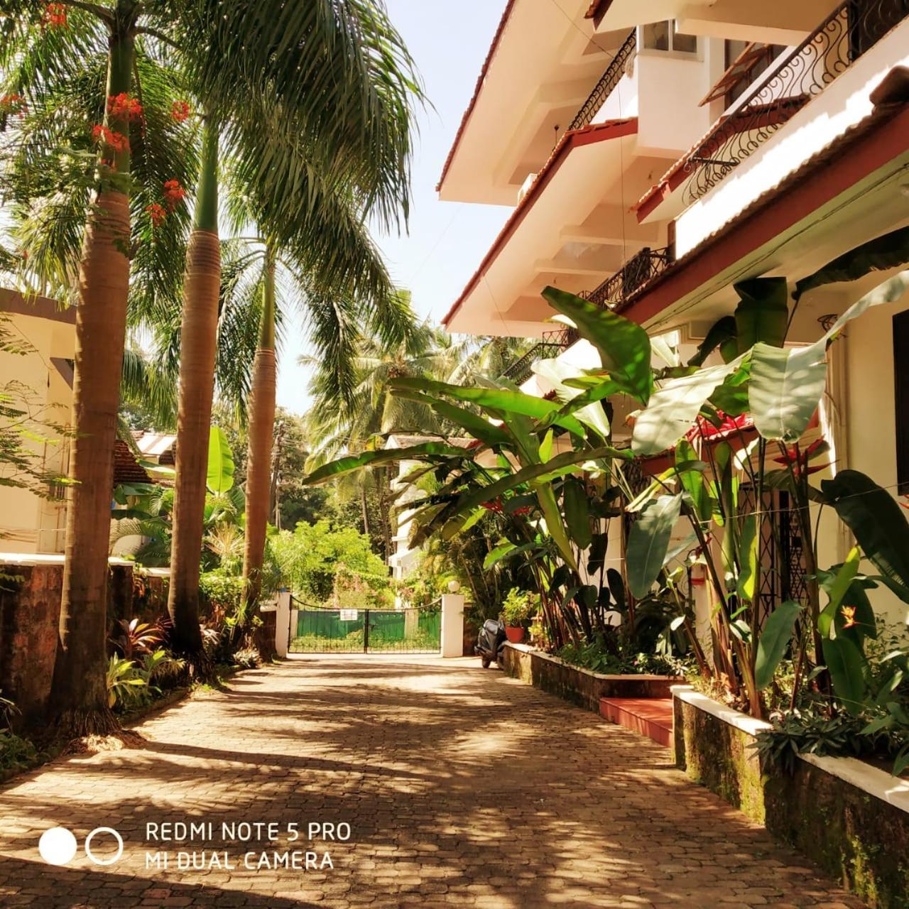 Diana Apartments Candolim Bagian luar foto
