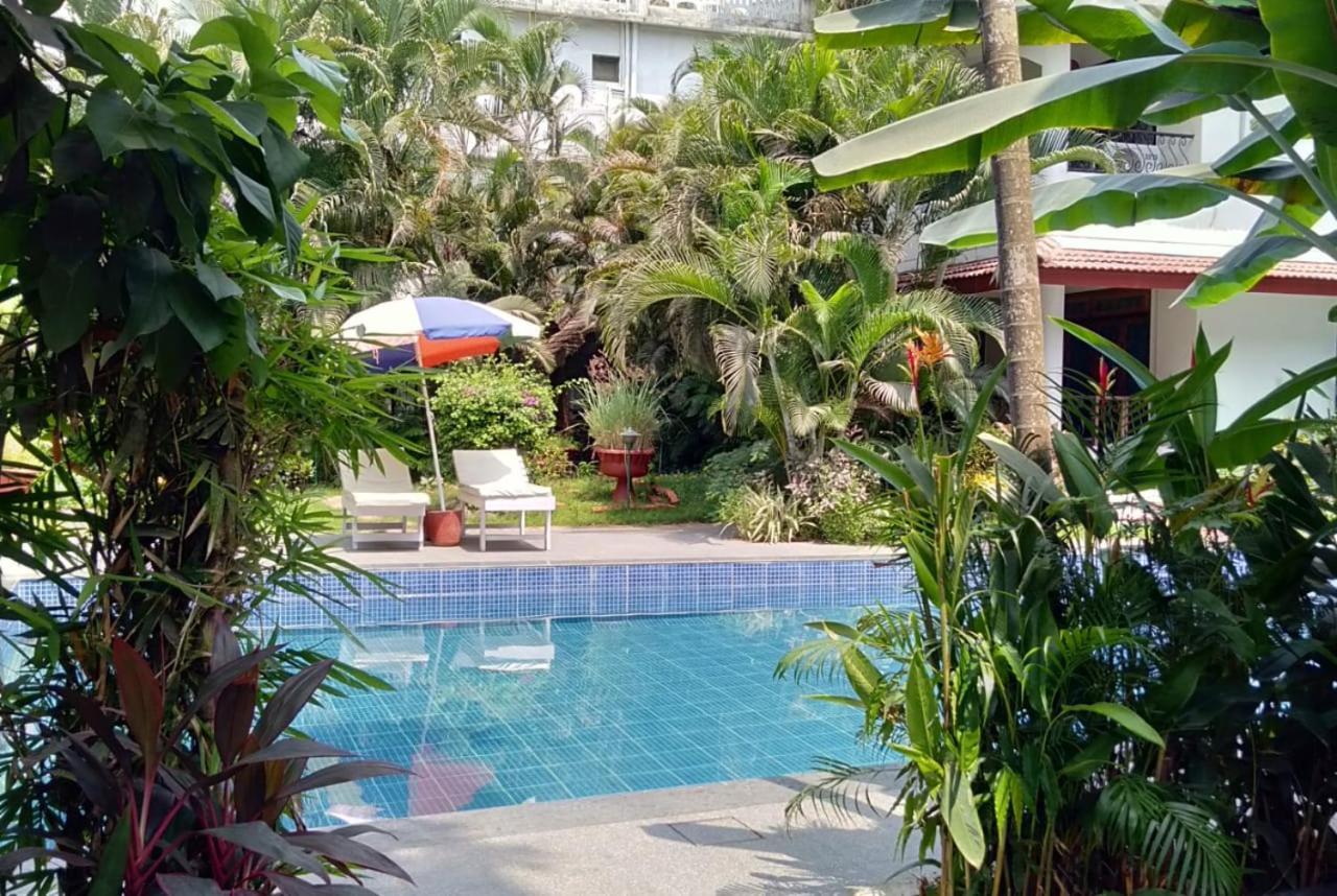 Diana Apartments Candolim Bagian luar foto